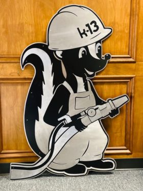 Custom logo sign - Skunk