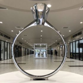 Large-scale Display Diamond Ring